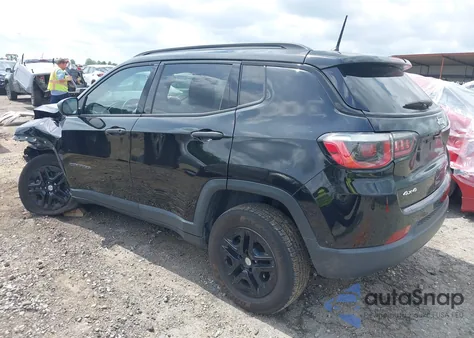 2018 Jeep Compass Sport 4X4 из США, поврежденный, VIN 3C4NJDAB6JT256254